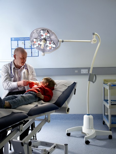 Lampy operacyjne pojedyncze Brandon-Medical Astramax HD-LED